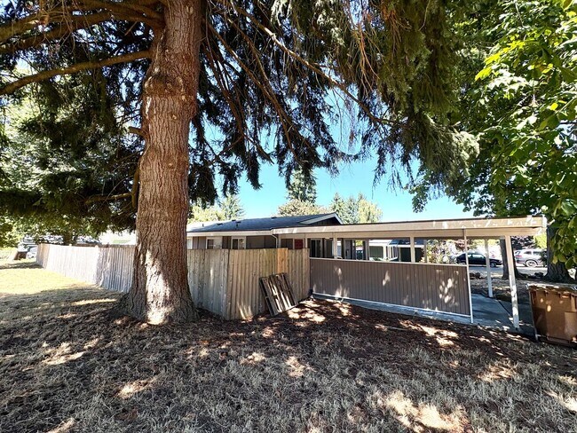 Building Photo - Cozy & Clean 3BR Home in North Tacoma