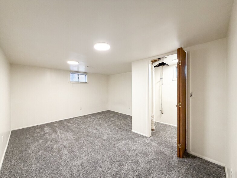 Building Photo - 1333 E 4170 S