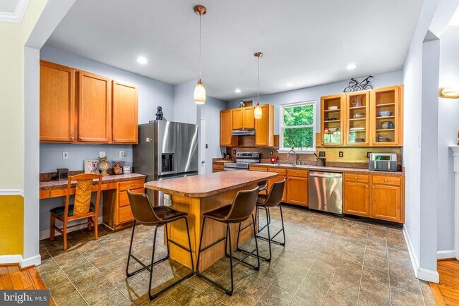 Building Photo - 10870 Hammond Dr