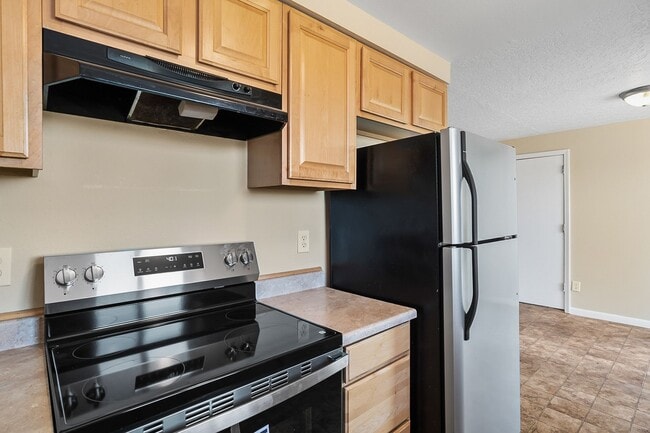 Building Photo - Updated 3-Bed Home on Spacious Lot – 10 Mi...