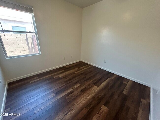 Building Photo - 7210 S 41st Dr