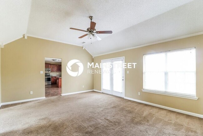 Building Photo - 3 Bedroom Pet-Friendly Home in Collierville, TN with Main Street Renewal