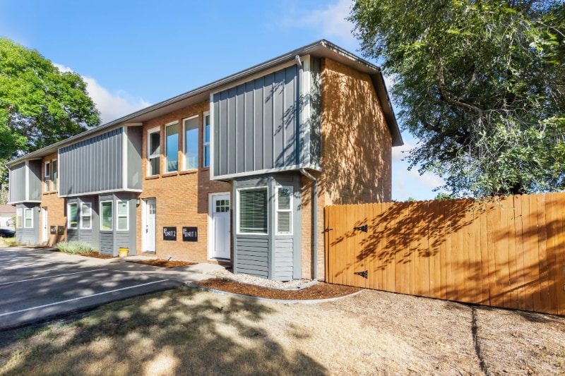 Building Photo - 1618 Banyan Dr