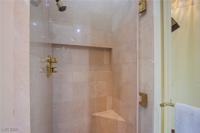 Building Photo - 2877 Paradise Rd