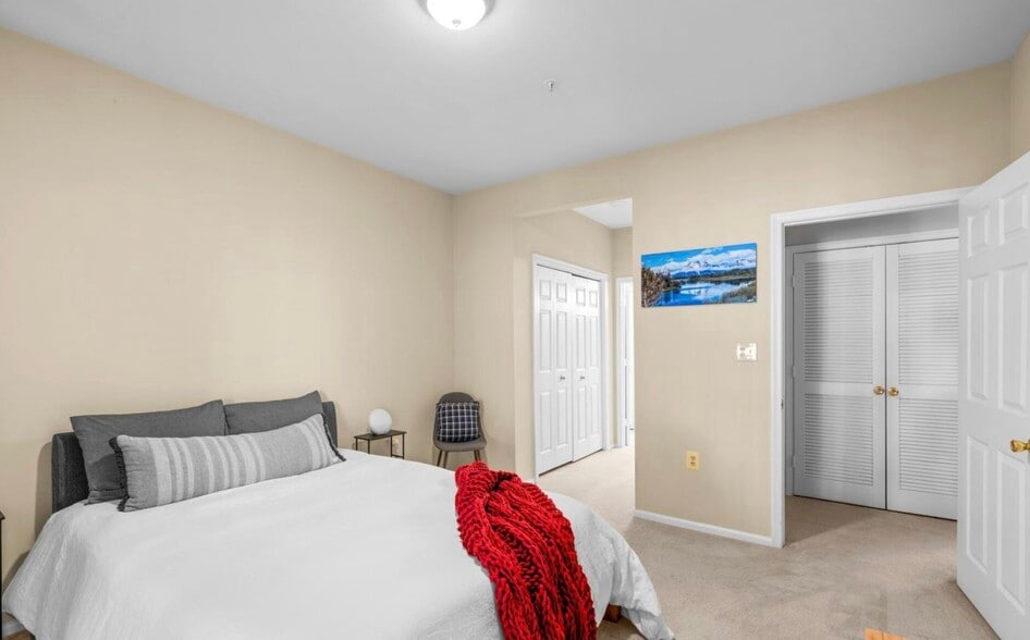 Building Photo - 9119 Groffs Mill Dr