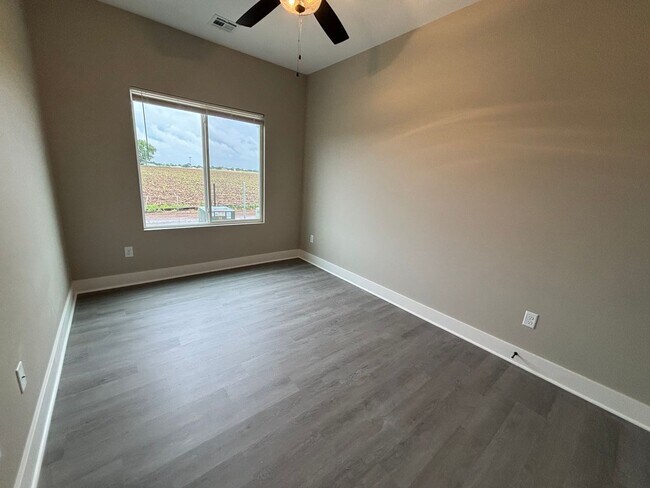 Building Photo - 2113/15 Reece
