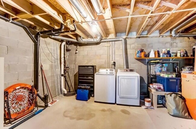 Building Photo - 9304 Prestwick Green Dr