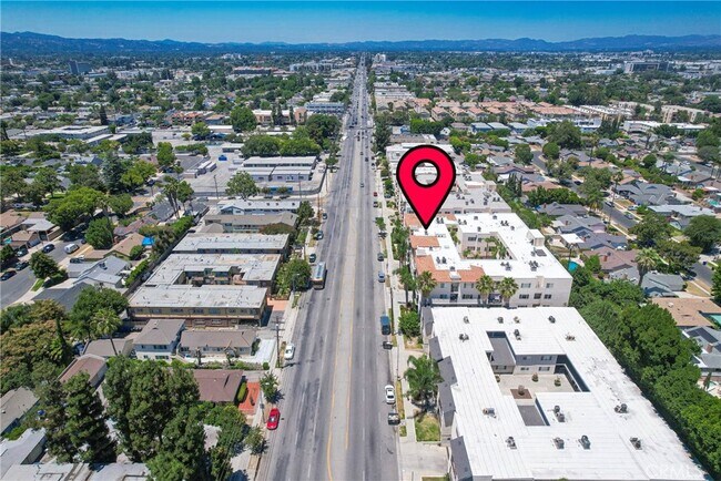 Building Photo - 13941 Sherman Way