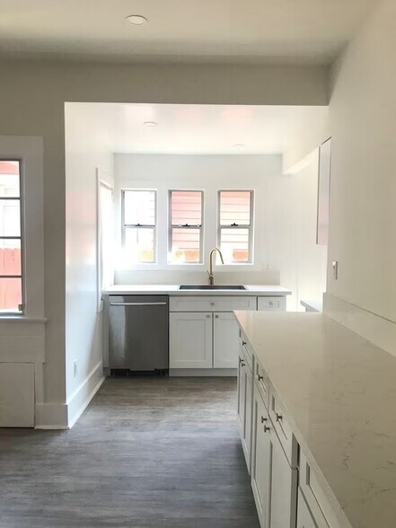 Building Photo - 2174 W 30th St