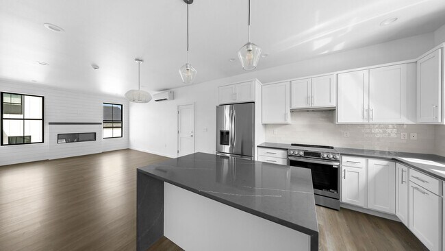 Building Photo - New Construction - 2 Bed 3 Bath - High-Eff...