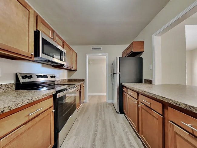 Building Photo - 107 Glen Ridge Ave