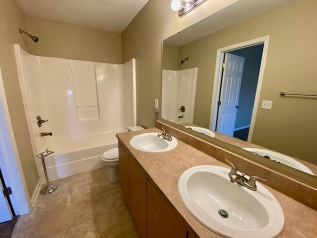 Building Photo - COMING SOON!! Stunning 4 Bedroom 2.5 Bathr...
