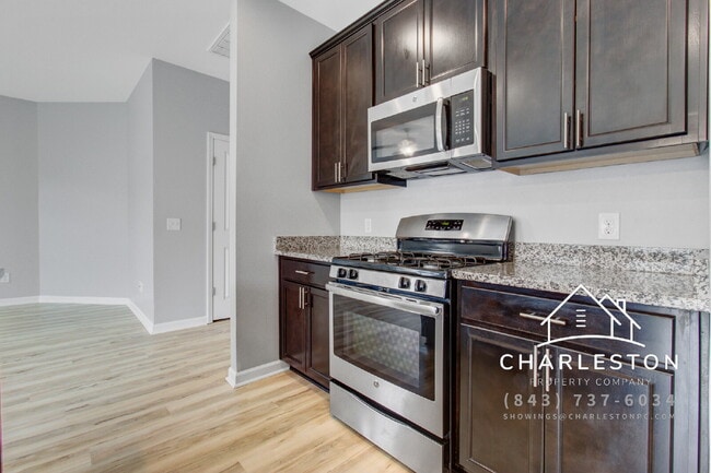 Building Photo - 403 War Admiral Ln