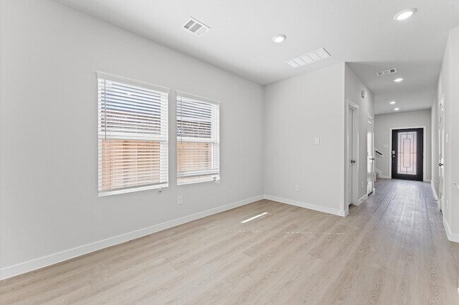 Building Photo - 259 Brazen Forest Trl