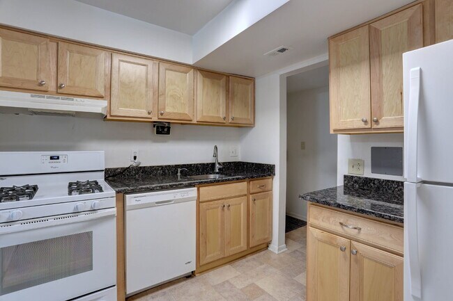 Building Photo - 1BD/1BA - Great Condo in Columbia