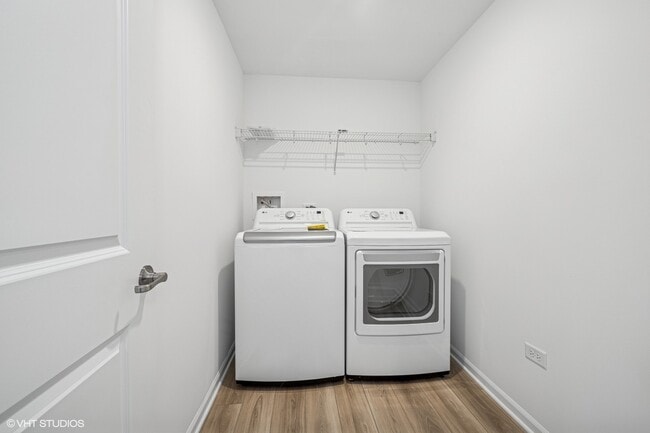 Building Photo - 1204 Neubauer Circle