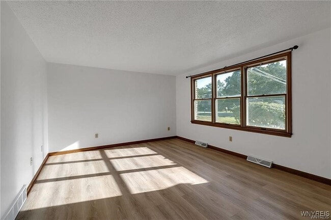 Building Photo - 276 Tennyson Terrace