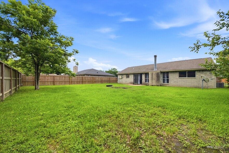 Building Photo - 8523 Brock Park Blvd