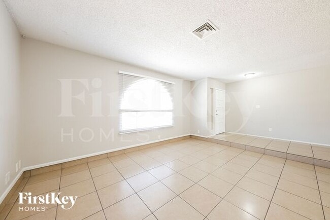Building Photo - 4923 W Larkspur Dr