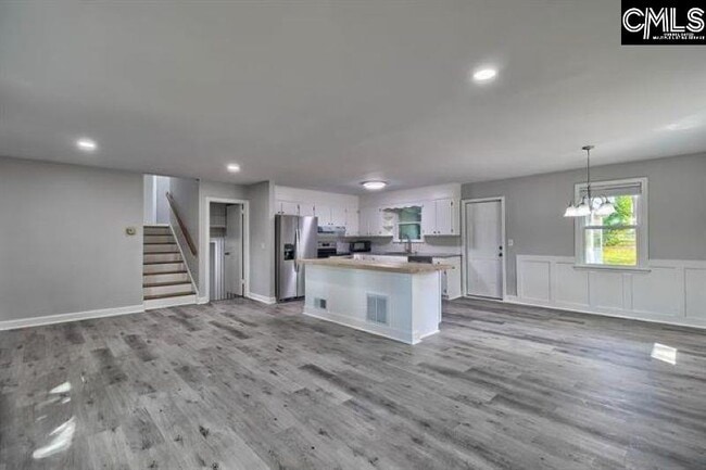 Building Photo - 4057 Rosewood Dr