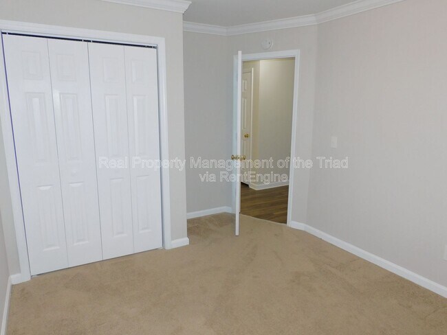 Building Photo - 5609 Wellsley Dr W