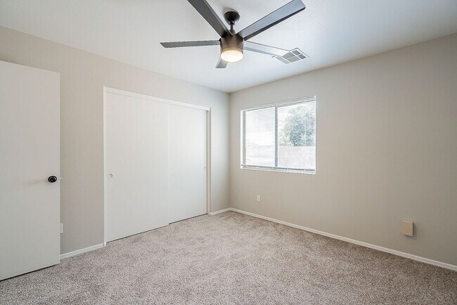 Building Photo - Mesa home near Skyline Park!