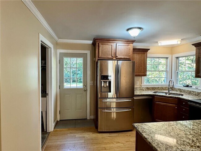 Building Photo - 506 S 14th St