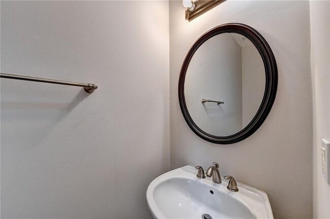 Building Photo - 3290 Serenade Ct