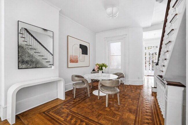 Building Photo - 117 E 91st St
