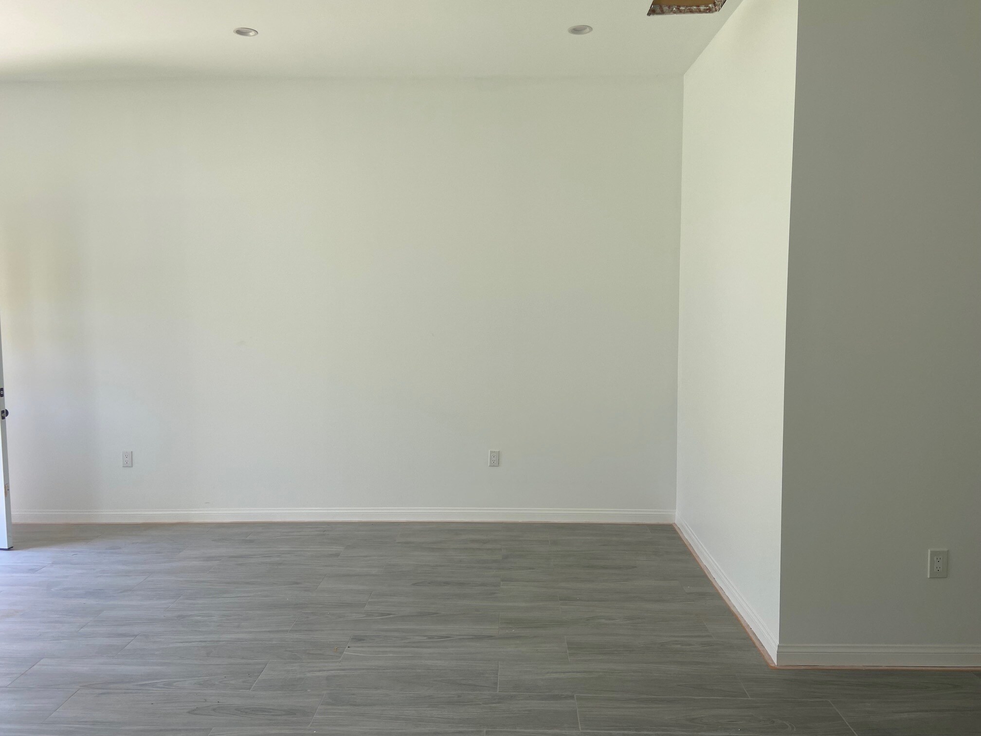 Building Photo - 1131 W 47th St