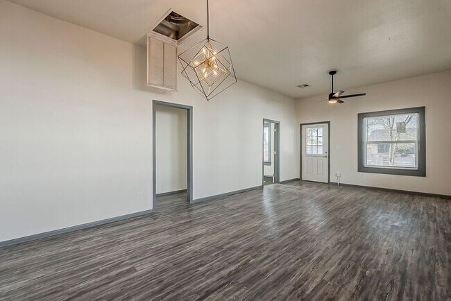 Building Photo - Beautiful Home in Phoenix Arizona