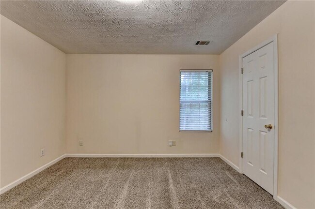 Building Photo - 3112 Sentinel Cir