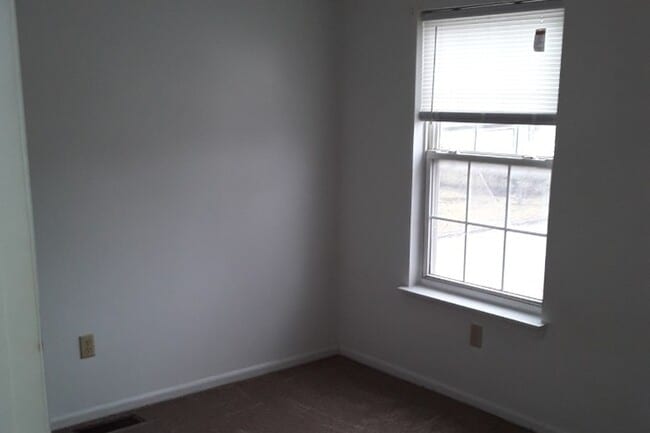 Building Photo - 538 Nova St