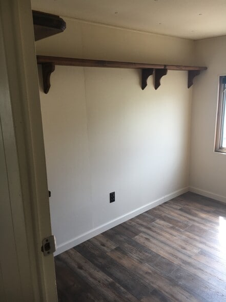 built in shelves in 2nd bedroom - 1115 3rd St