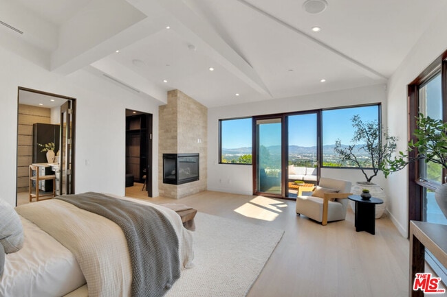 Building Photo - 3116 Elvido Dr