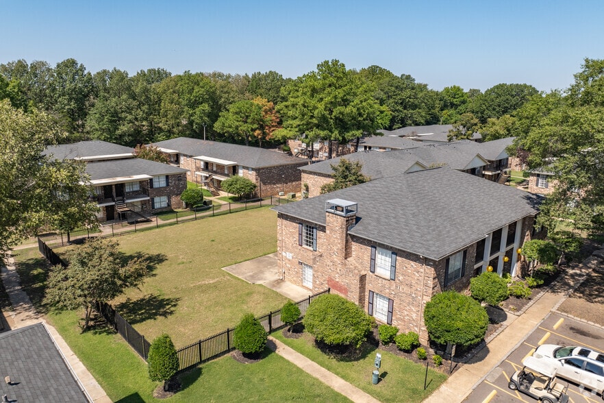 Primary Photo - Azure Place Apartments