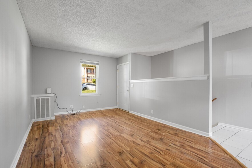 Building Photo - 5162 Hilson Rd