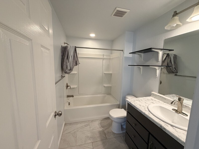 Building Photo - 15108 Honor Dr