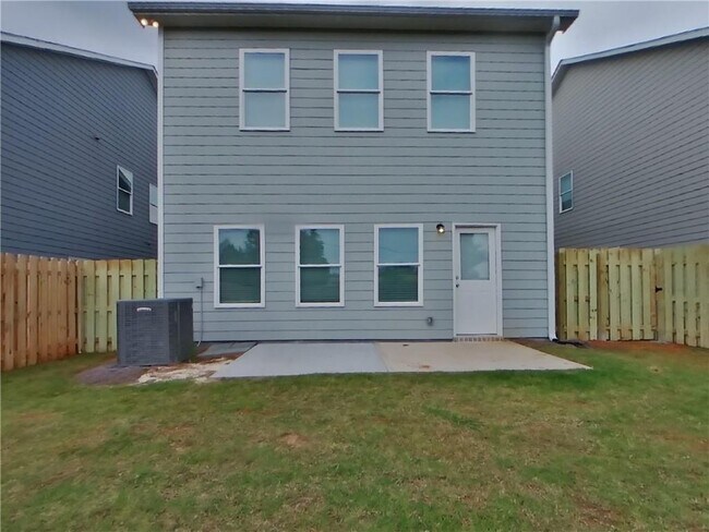 Building Photo - 112 E Rdg Wy
