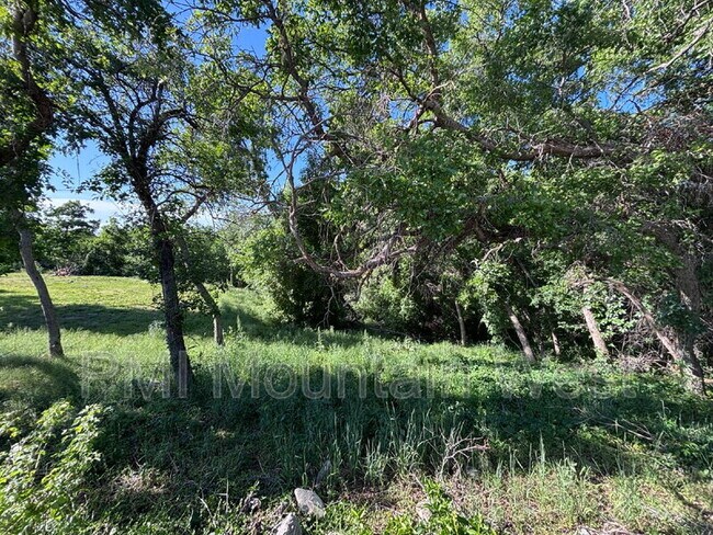 Building Photo - 985 Horsley Cir