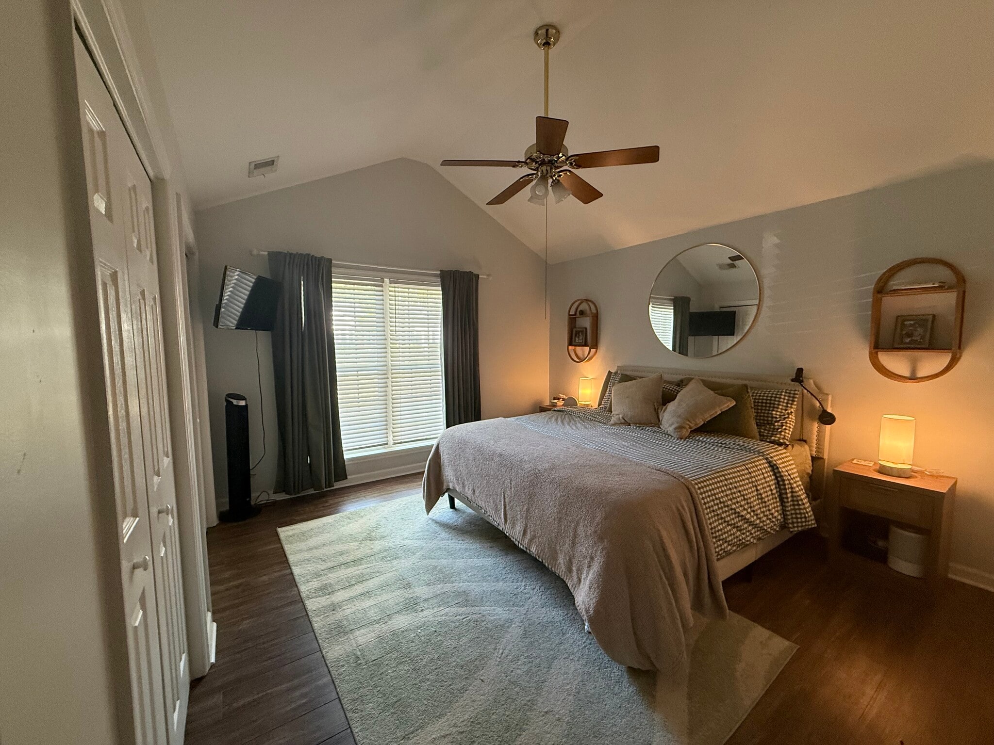 Building Photo - 208 Tanglewood Ave