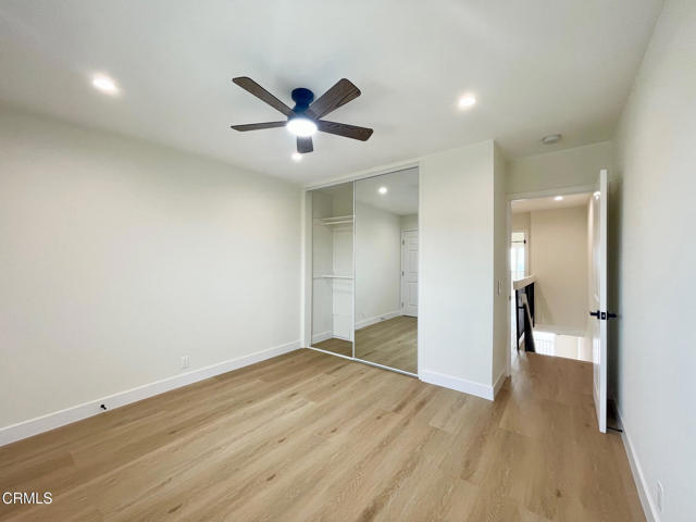 Building Photo - 208 E Surfside Dr