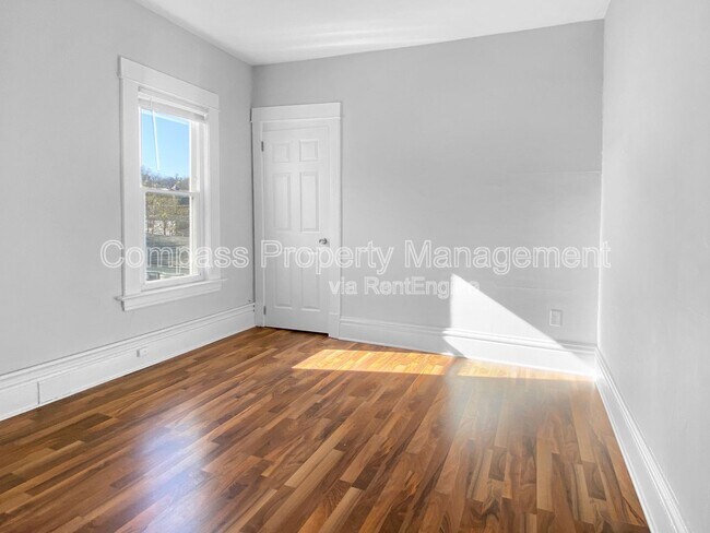 Building Photo - 1143 Sibley St NW