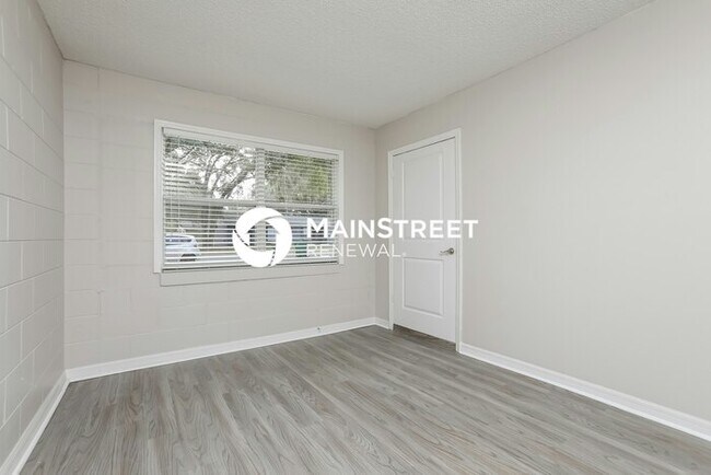 Building Photo - 3 Bedroom Pet-Friendly Home in Eustis, FL ...