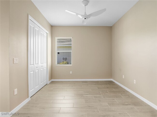 Building Photo - 15904 Sugar Hl Dr