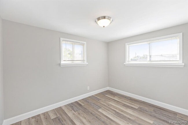 Building Photo - 2719 Pall Mall Dr