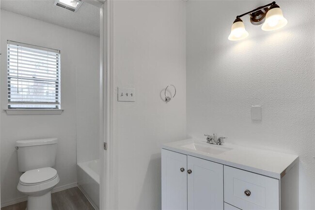 Building Photo - 10401 Wagon Gap Dr