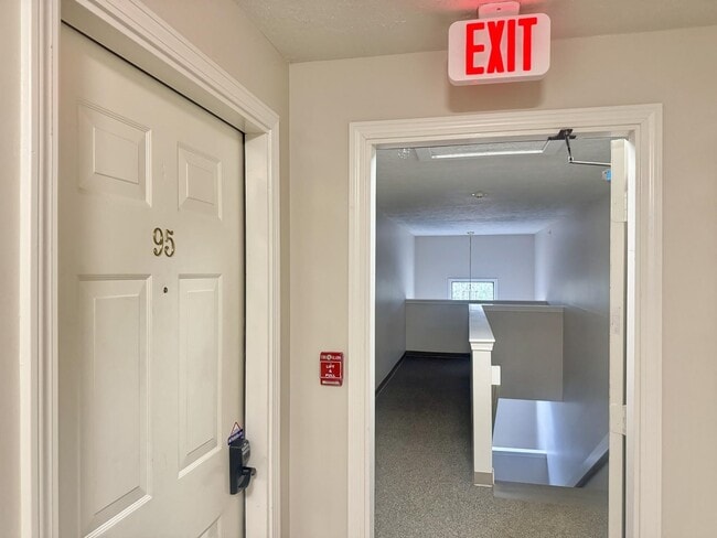 Building Photo - 19 Saco St