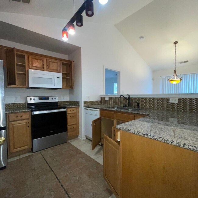 Building Photo - 2133 Rindle Dr