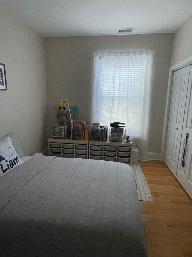 bedroom - 900 Reba Pl